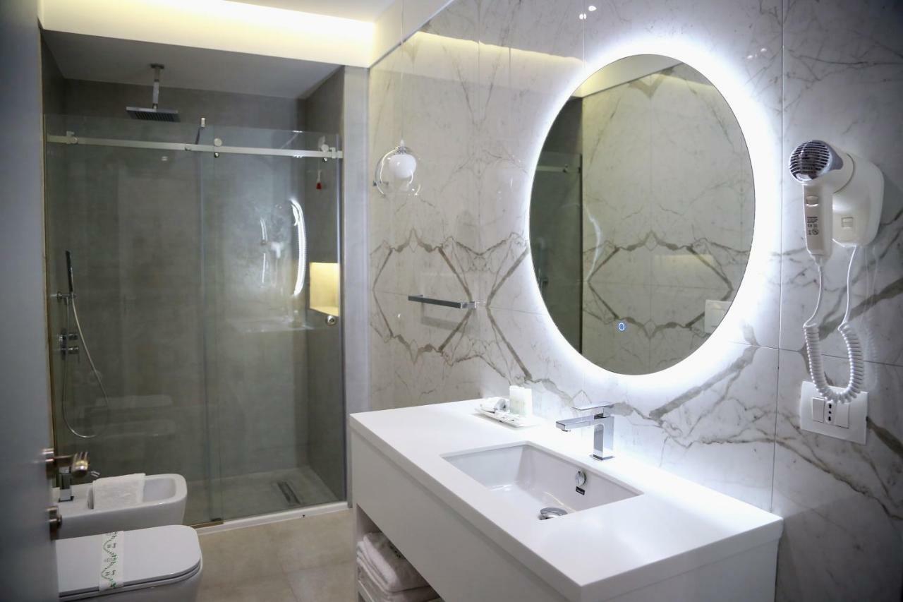 Hotel Piazza Vlorë Esterno foto